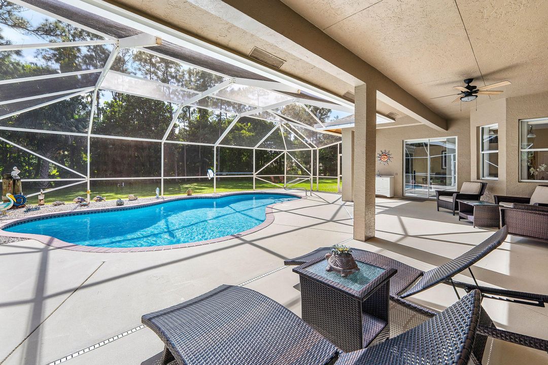 合同活跃: $784,999 (3 贝兹, 2 浴室, 2353 平方英尺)