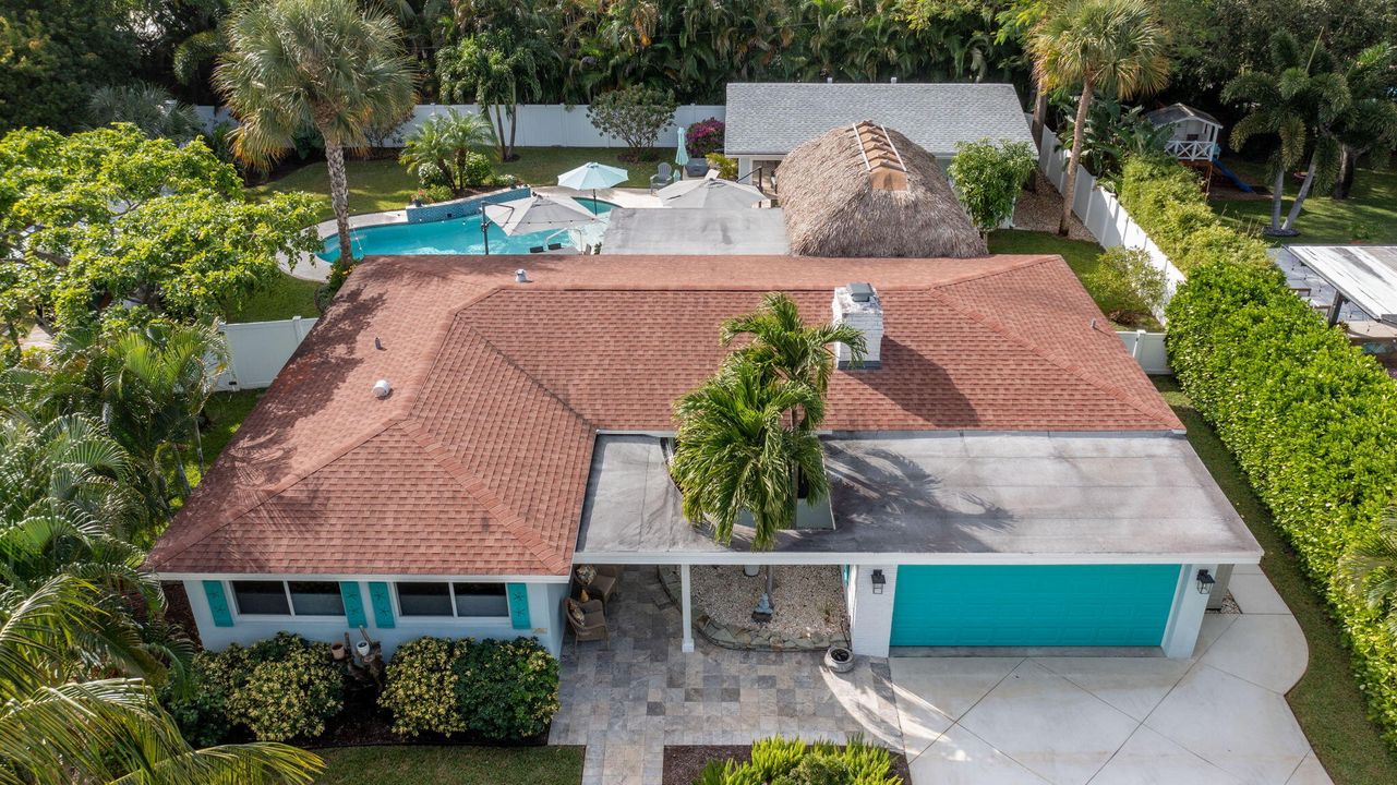 合同活跃: $1,900,000 (3 贝兹, 3 浴室, 2247 平方英尺)