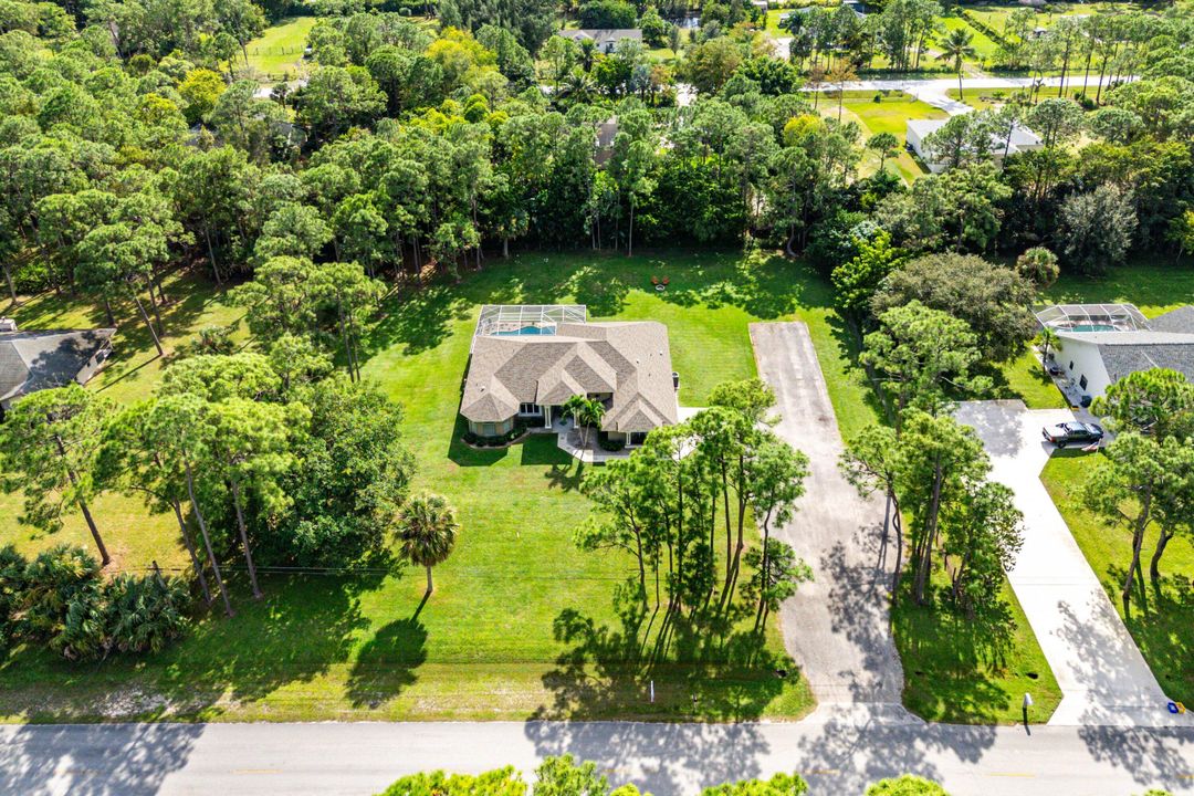 合同活跃: $784,999 (3 贝兹, 2 浴室, 2353 平方英尺)