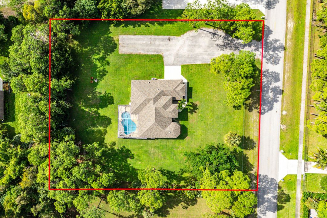 合同活跃: $784,999 (3 贝兹, 2 浴室, 2353 平方英尺)