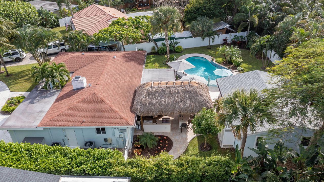 合同活跃: $1,900,000 (3 贝兹, 3 浴室, 2247 平方英尺)