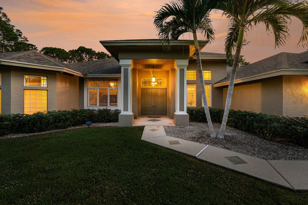 合同活跃: $784,999 (3 贝兹, 2 浴室, 2353 平方英尺)