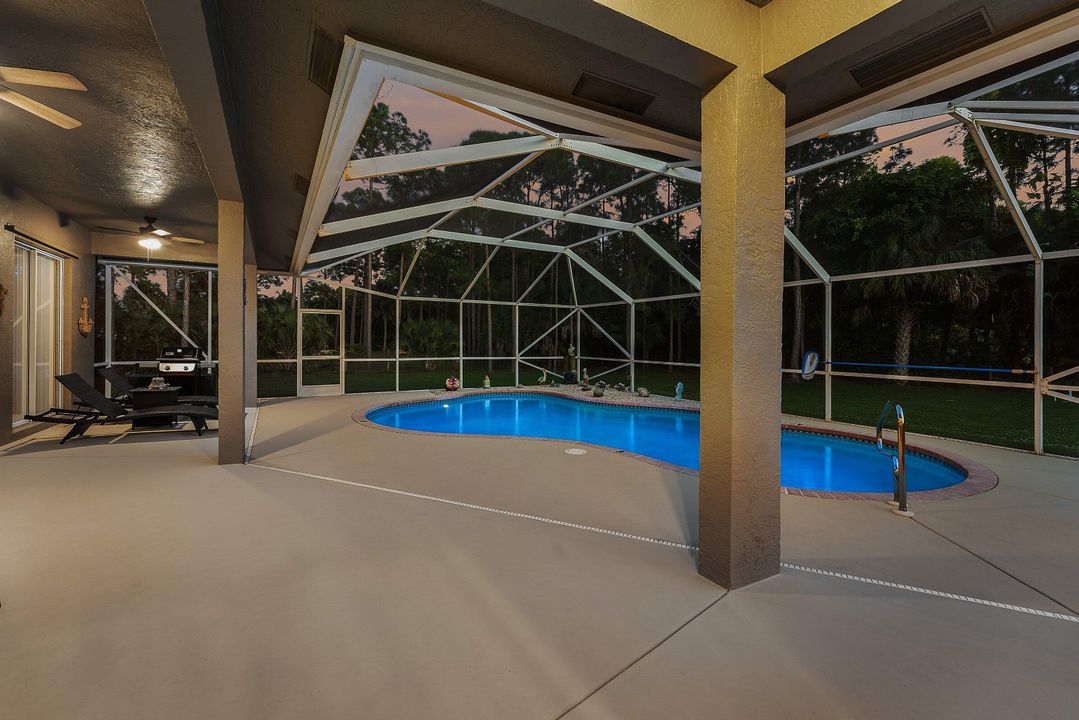 合同活跃: $784,999 (3 贝兹, 2 浴室, 2353 平方英尺)