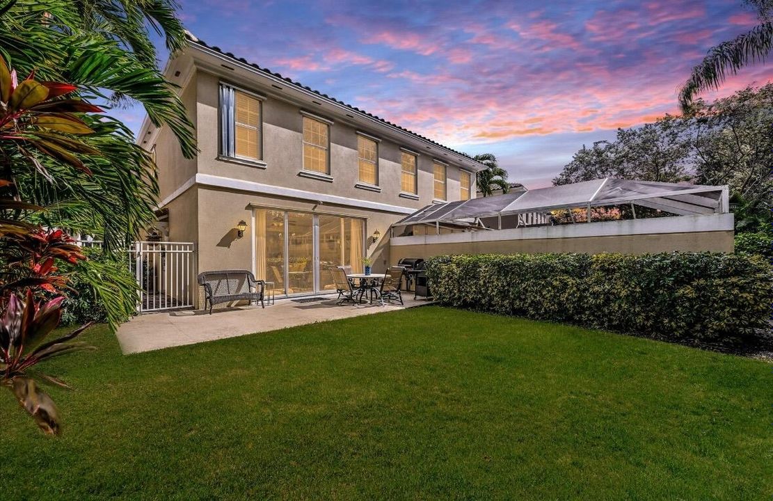 Под контрактом: $510,000 (3 спален, 2 ванн, 1570 Квадратных фут)