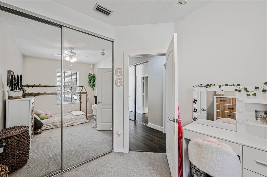 Под контрактом: $510,000 (3 спален, 2 ванн, 1570 Квадратных фут)