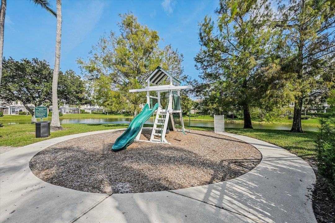 Под контрактом: $510,000 (3 спален, 2 ванн, 1570 Квадратных фут)