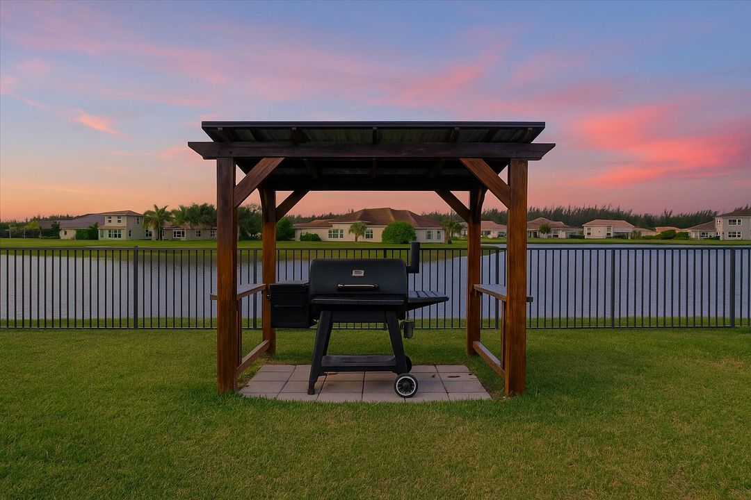 待售: $585,000 (3 贝兹, 2 浴室, 2042 平方英尺)