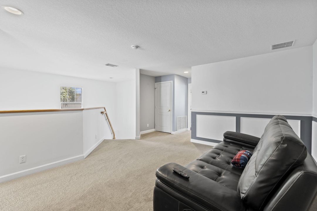 На продажу: $339,000 (3 спален, 2 ванн, 2028 Квадратных фут)