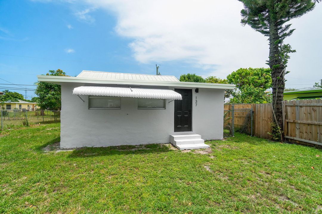 待售: $340,000 (2 贝兹, 1 浴室, 736 平方英尺)