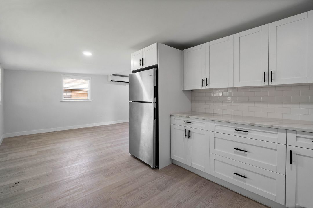 待售: $340,000 (2 贝兹, 1 浴室, 736 平方英尺)