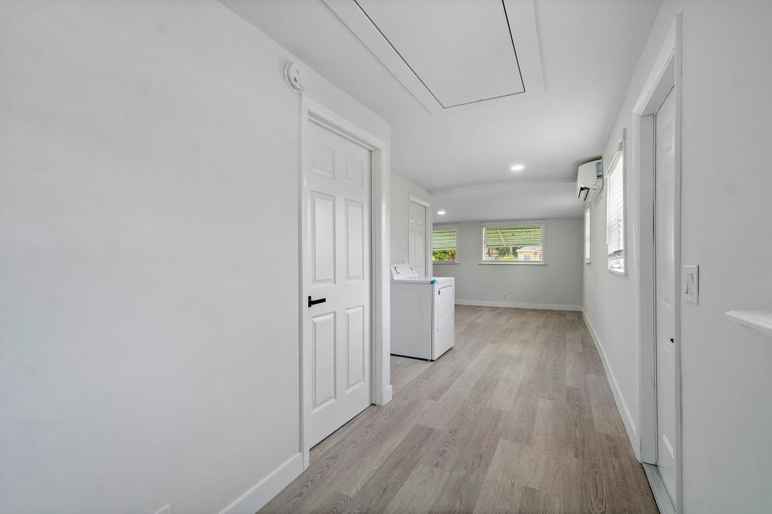 待售: $340,000 (2 贝兹, 1 浴室, 736 平方英尺)