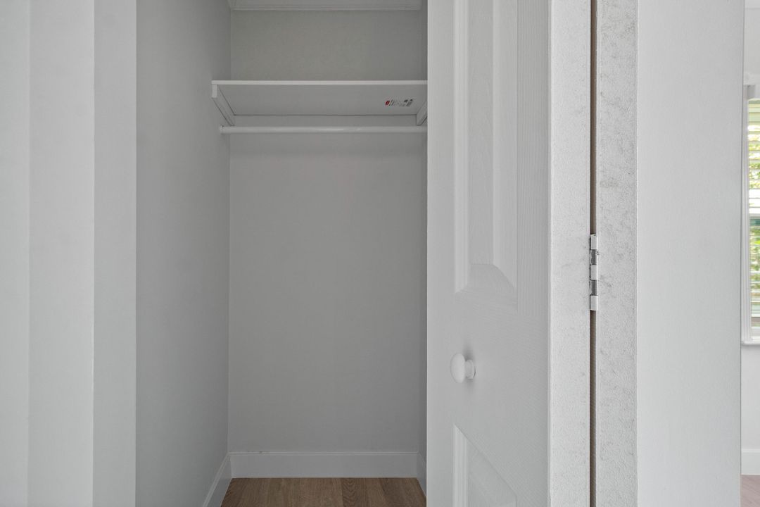 待售: $340,000 (2 贝兹, 1 浴室, 736 平方英尺)