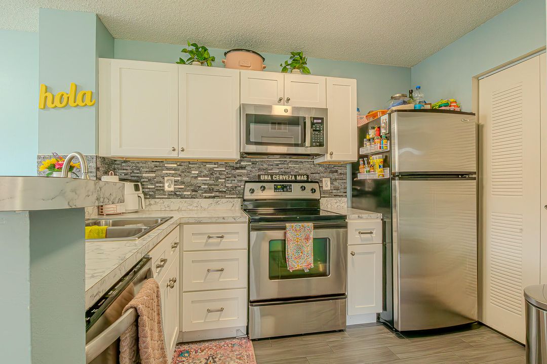 待售: $185,000 (1 贝兹, 1 浴室, 688 平方英尺)