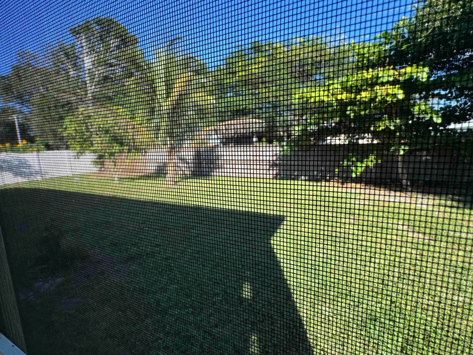 For Rent: $2,700 (4 beds, 2 baths, 1833 Square Feet)