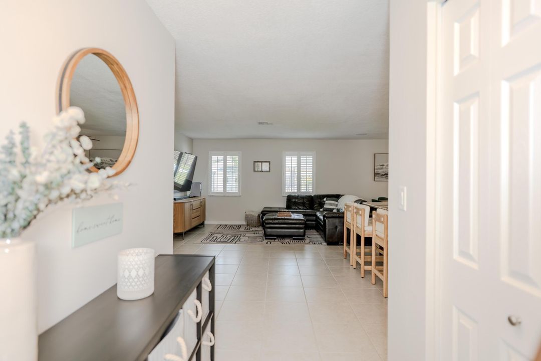 For Sale: $589,000 (3 beds, 2 baths, 1282 Square Feet)