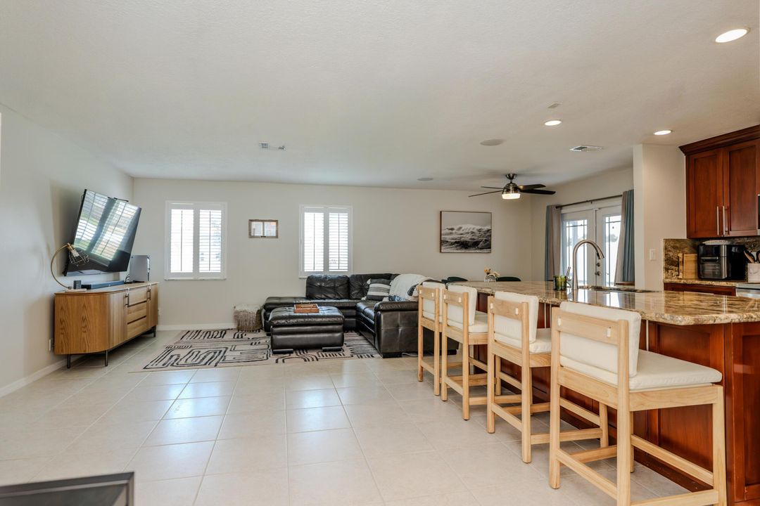 For Sale: $589,000 (3 beds, 2 baths, 1282 Square Feet)