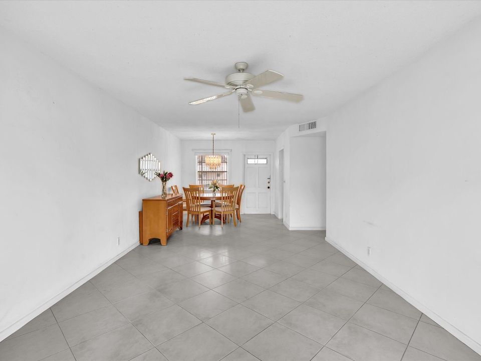 Active With Contract: $90,000 (1 beds, 1 baths, 727 Square Feet)