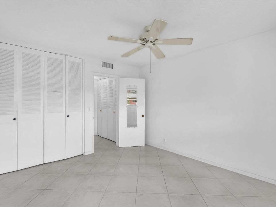 Active With Contract: $90,000 (1 beds, 1 baths, 727 Square Feet)