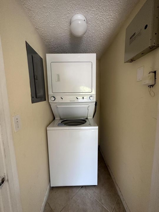 出租: $1,800 (1 贝兹, 1 浴室, 798 平方英尺)