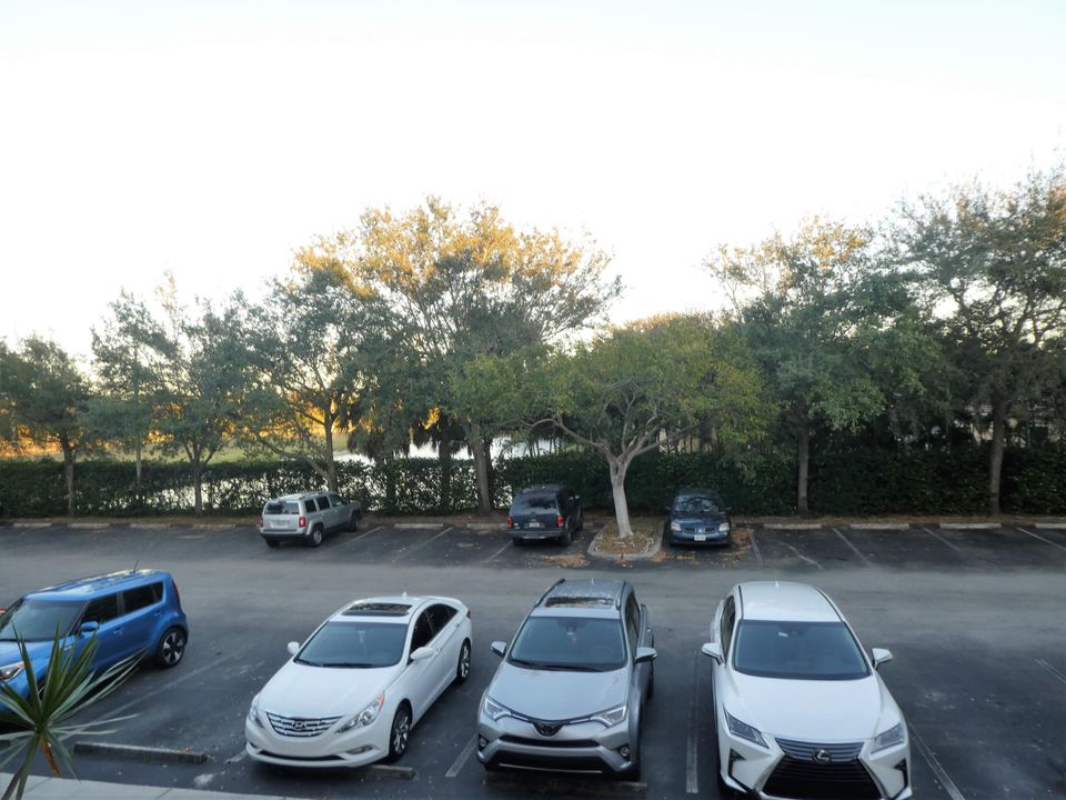 出租: $1,800 (1 贝兹, 1 浴室, 798 平方英尺)