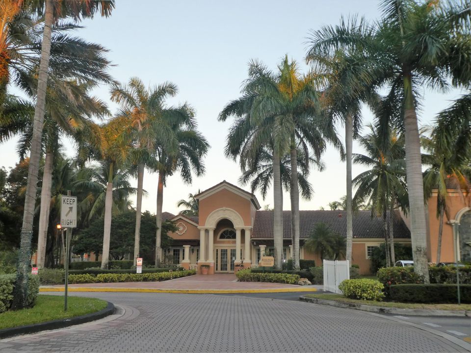 出租: $1,800 (1 贝兹, 1 浴室, 798 平方英尺)