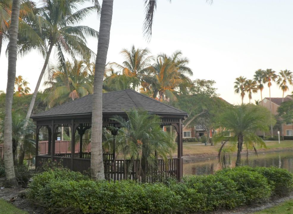 出租: $1,800 (1 贝兹, 1 浴室, 798 平方英尺)