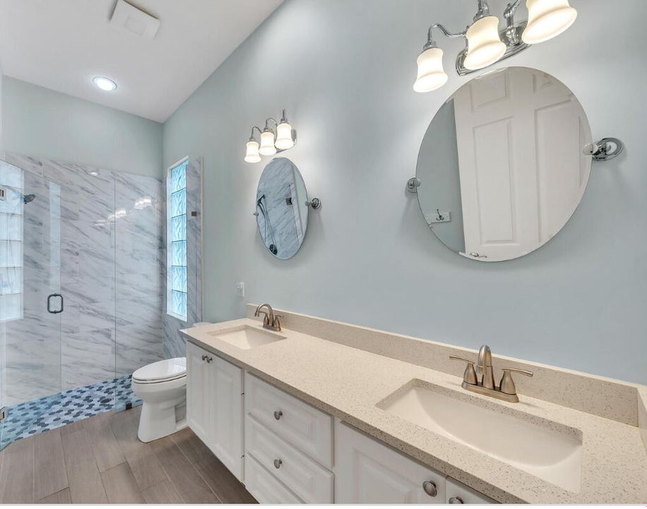 Activo con contrato: $4,300 (3 camas, 2 baños, 1711 Pies cuadrados)