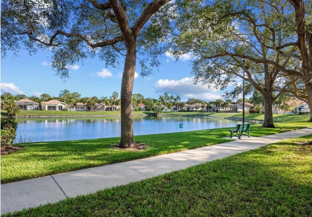 Activo con contrato: $4,300 (3 camas, 2 baños, 1711 Pies cuadrados)