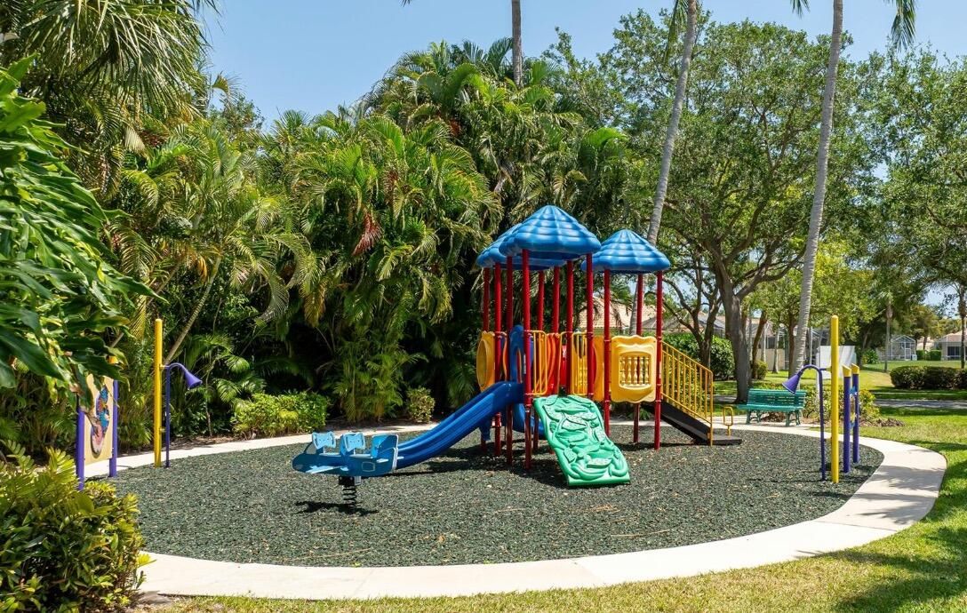 Activo con contrato: $4,300 (3 camas, 2 baños, 1711 Pies cuadrados)