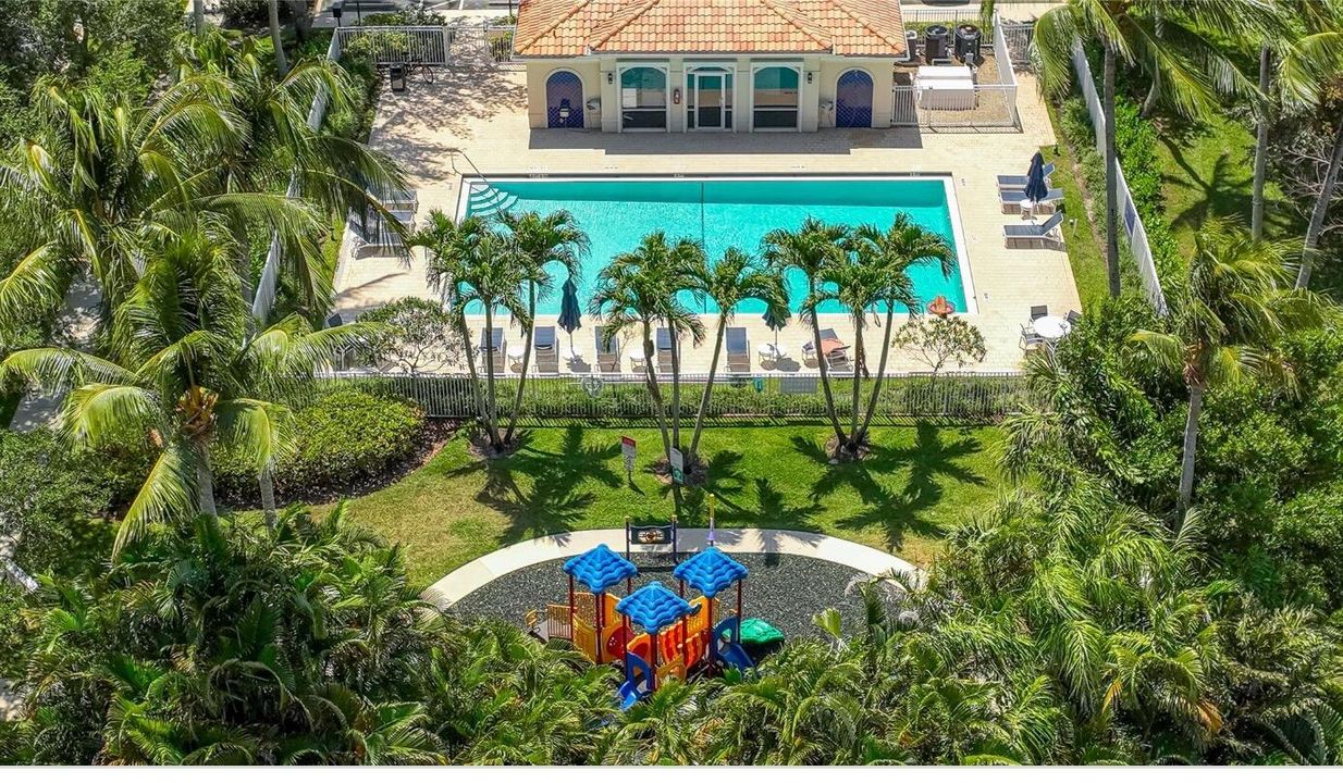 Activo con contrato: $4,300 (3 camas, 2 baños, 1711 Pies cuadrados)