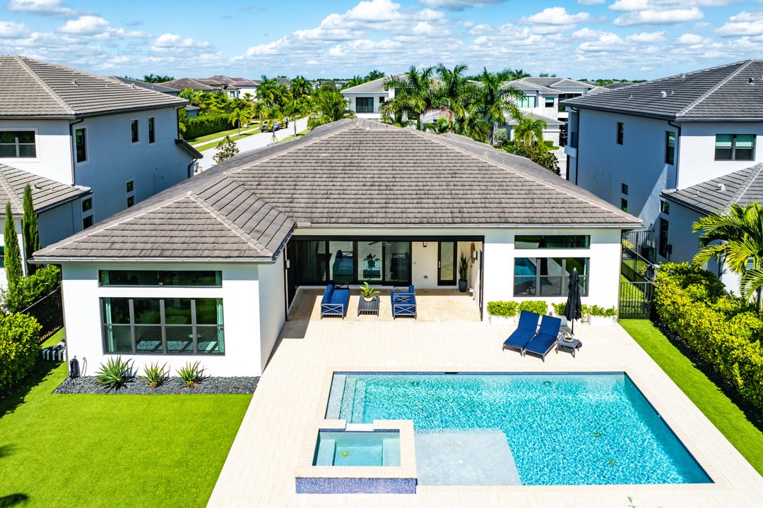 For Sale: $3,199,000 (3 beds, 4 baths, 3969 Square Feet)