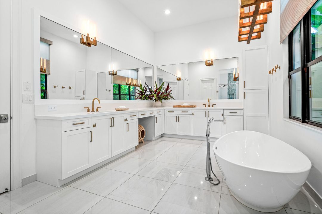 For Sale: $3,199,000 (3 beds, 4 baths, 3969 Square Feet)