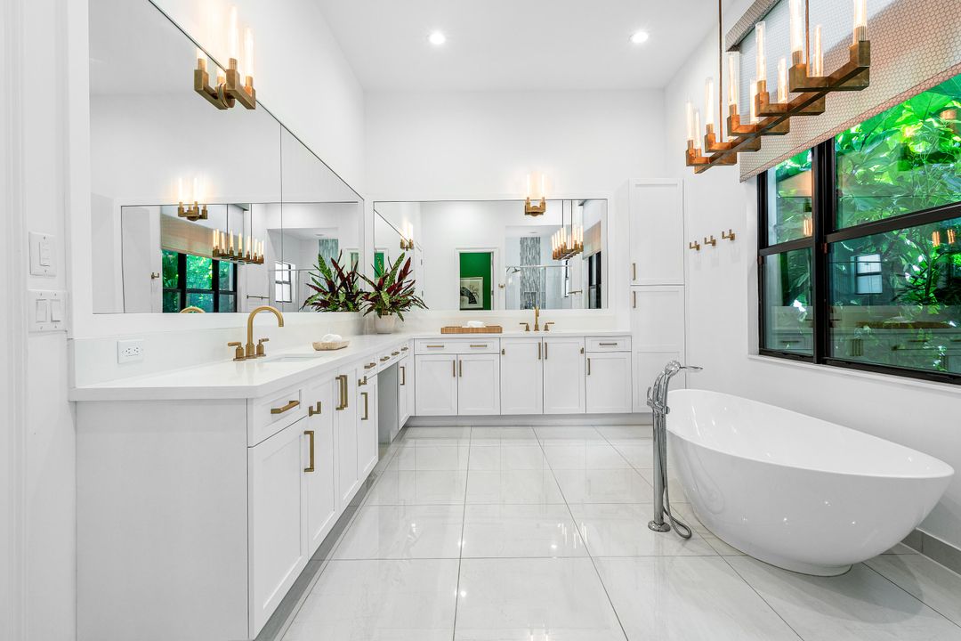 For Sale: $3,199,000 (3 beds, 4 baths, 3969 Square Feet)