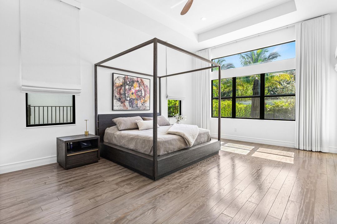 For Sale: $3,199,000 (3 beds, 4 baths, 3969 Square Feet)