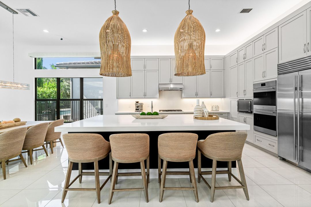 For Sale: $3,199,000 (3 beds, 4 baths, 3969 Square Feet)