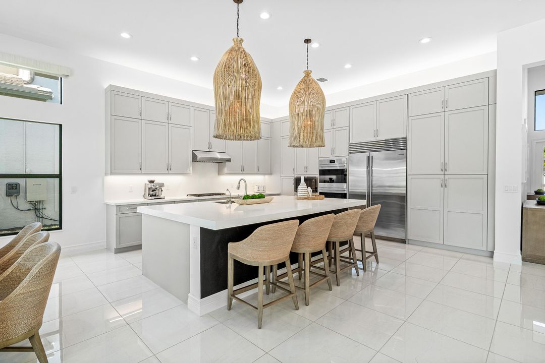 For Sale: $3,199,000 (3 beds, 4 baths, 3969 Square Feet)