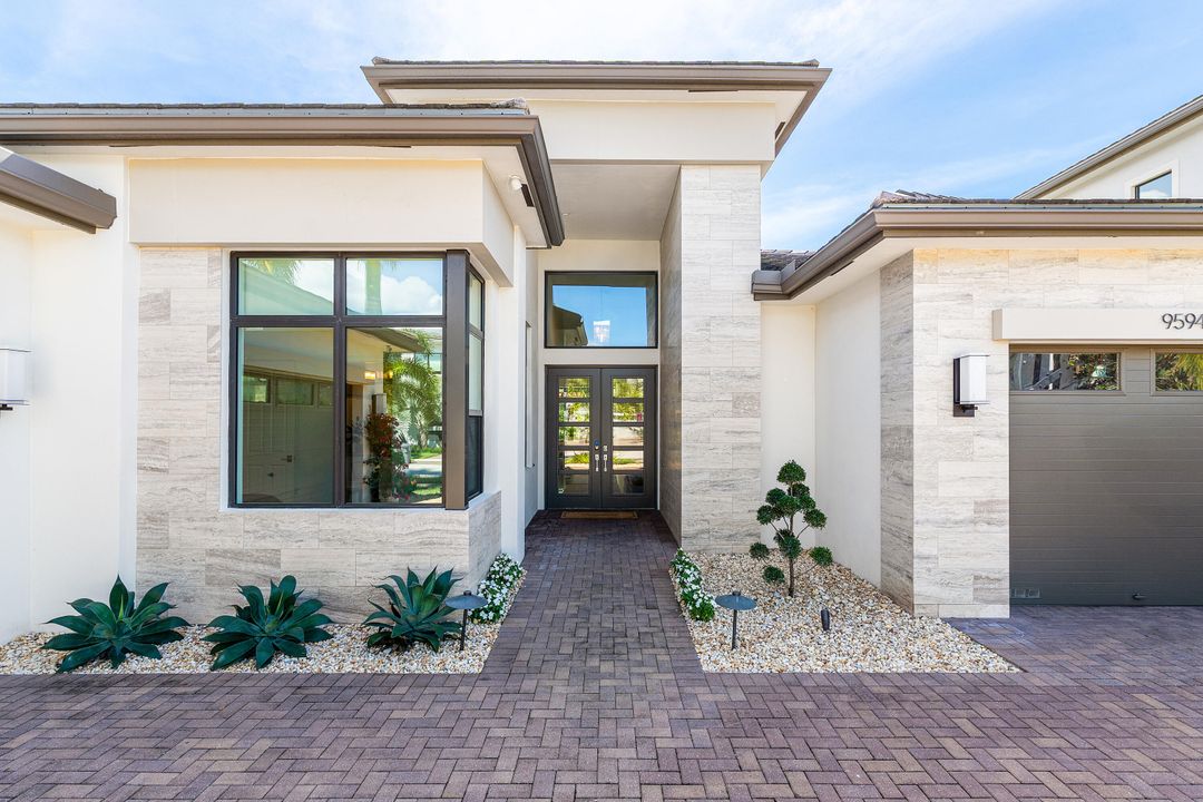 For Sale: $3,199,000 (3 beds, 4 baths, 3969 Square Feet)