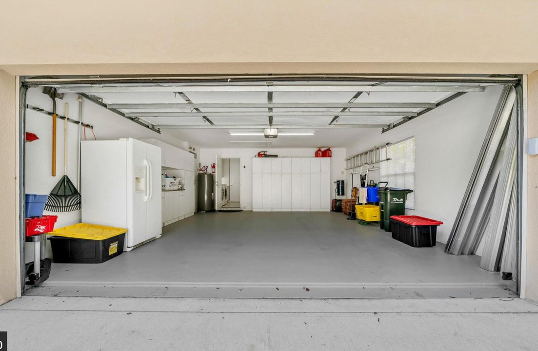 Activo con contrato: $4,300 (3 camas, 2 baños, 1711 Pies cuadrados)