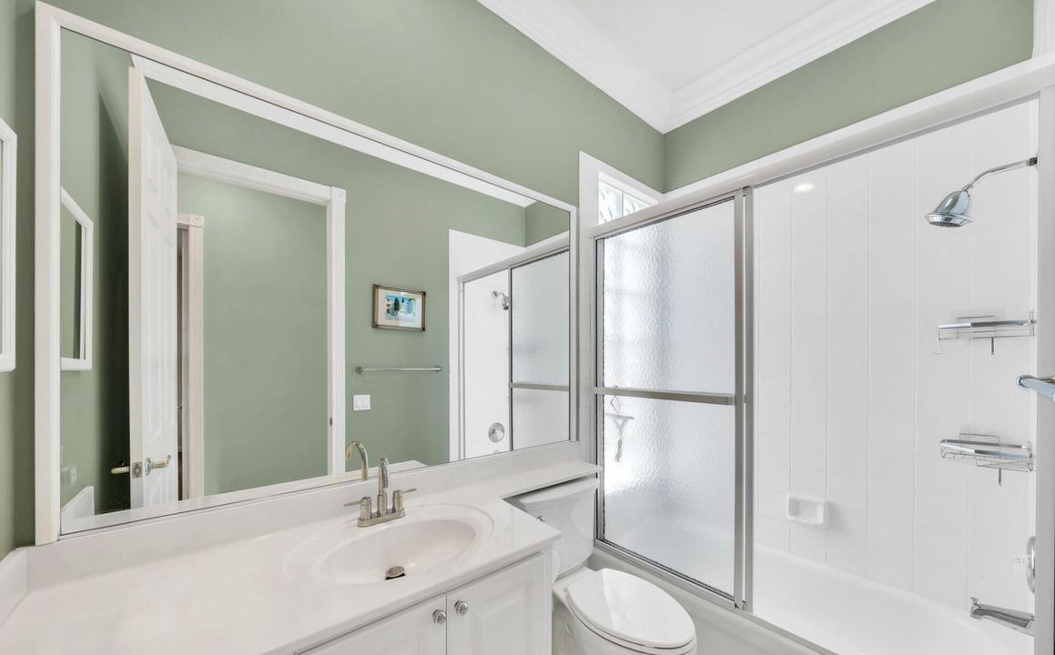 Activo con contrato: $4,300 (3 camas, 2 baños, 1711 Pies cuadrados)