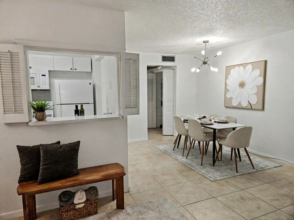 For Sale: $77,000 (1 beds, 1 baths, 702 Square Feet)