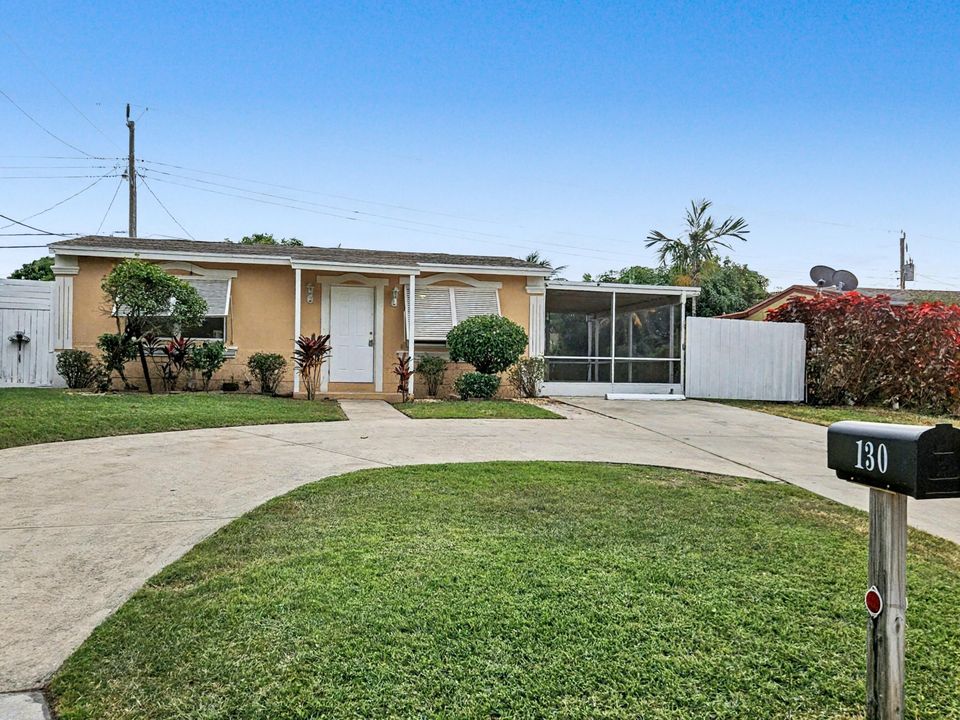 待售: $270,000 (2 贝兹, 1 浴室, 800 平方英尺)