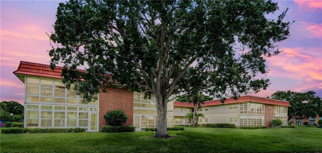 For Sale: $152,000 (2 beds, 2 baths, 1000 Square Feet)