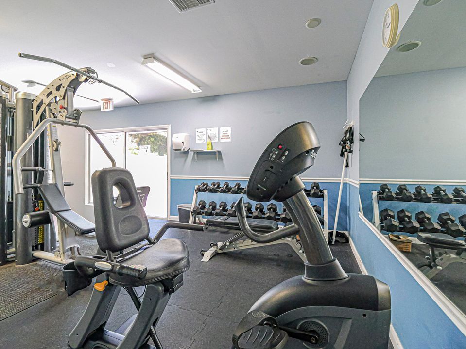 For Sale: $152,000 (2 beds, 2 baths, 1000 Square Feet)