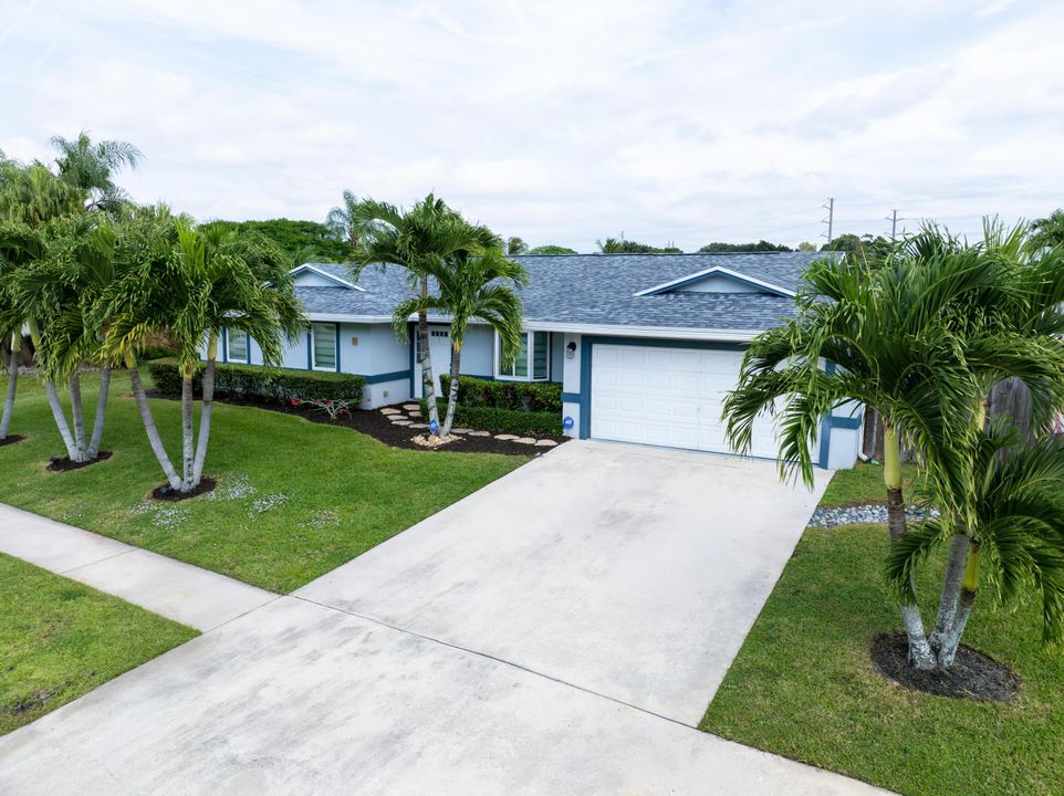 For Sale: $589,000 (3 beds, 2 baths, 1282 Square Feet)