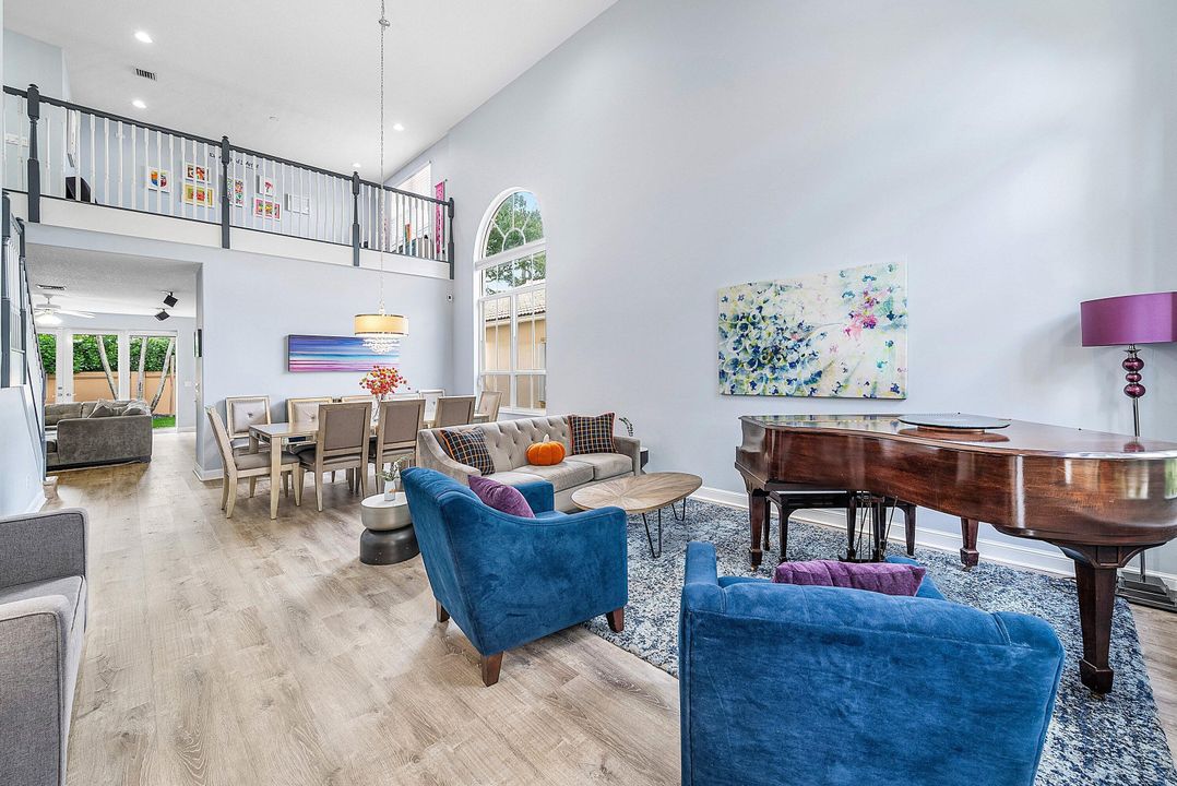 Active With Contract: $759,999 (4 beds, 2 baths, 2888 Square Feet)