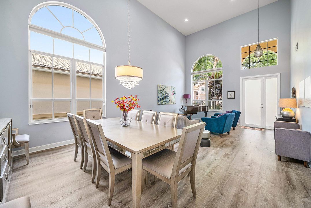 Active With Contract: $759,999 (4 beds, 2 baths, 2888 Square Feet)