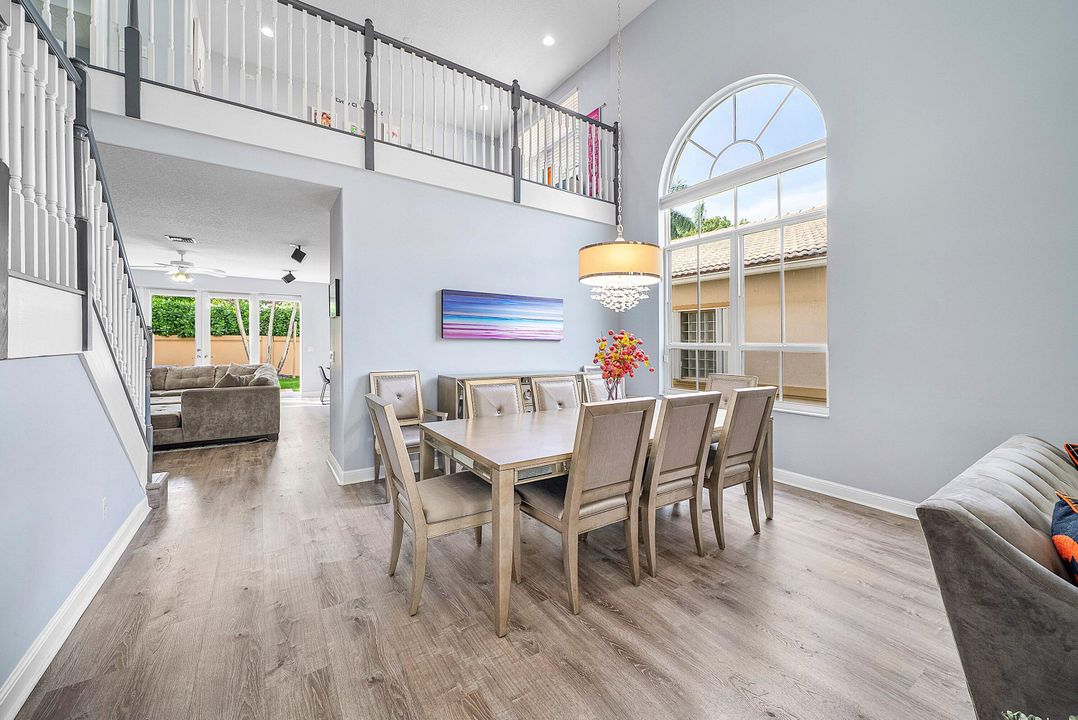 Active With Contract: $759,999 (4 beds, 2 baths, 2888 Square Feet)