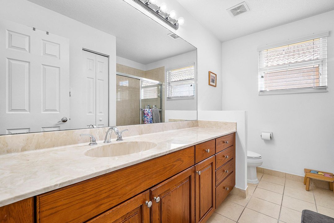 Active With Contract: $759,999 (4 beds, 2 baths, 2888 Square Feet)