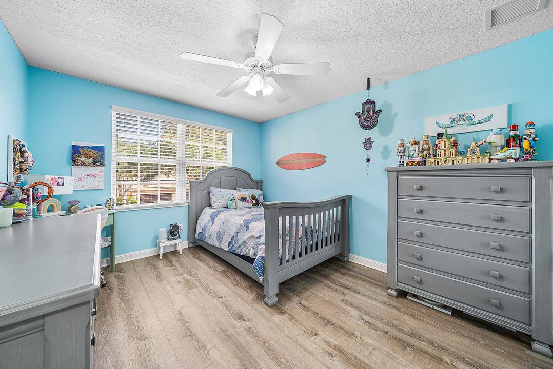 Active With Contract: $759,999 (4 beds, 2 baths, 2888 Square Feet)