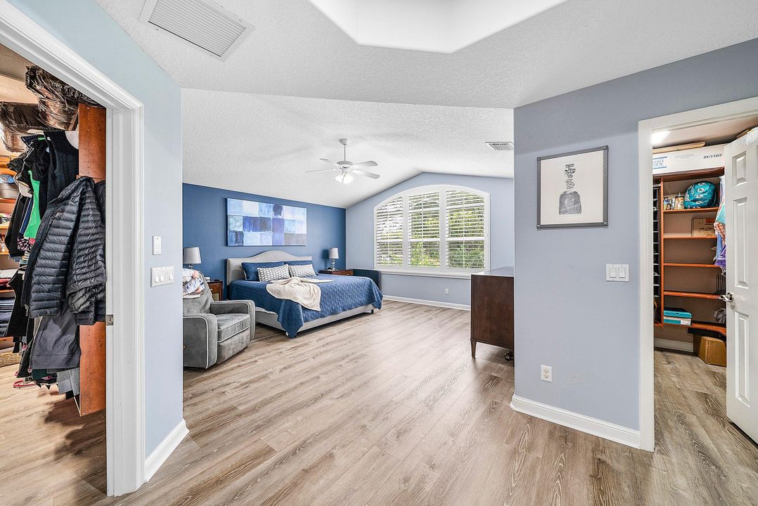 Active With Contract: $759,999 (4 beds, 2 baths, 2888 Square Feet)